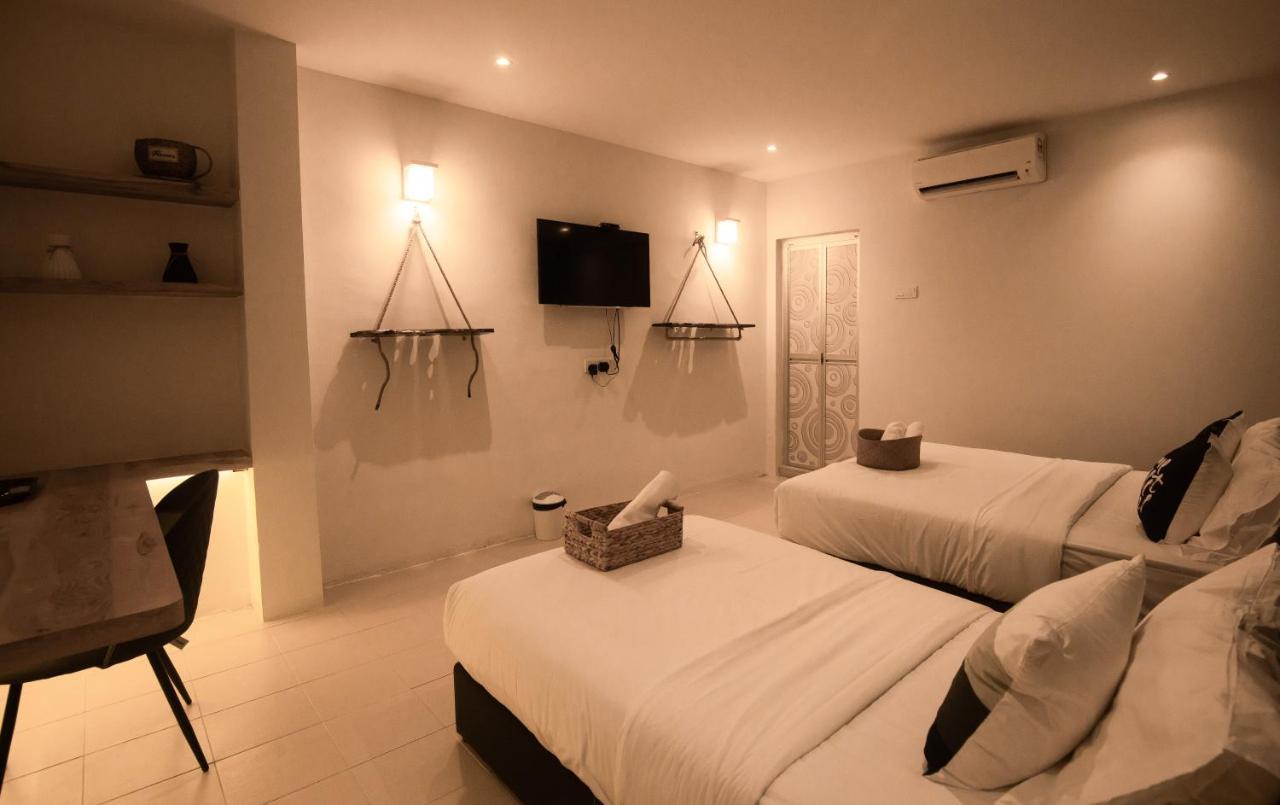 Amazing Home Inn Джордж Таун Екстериор снимка